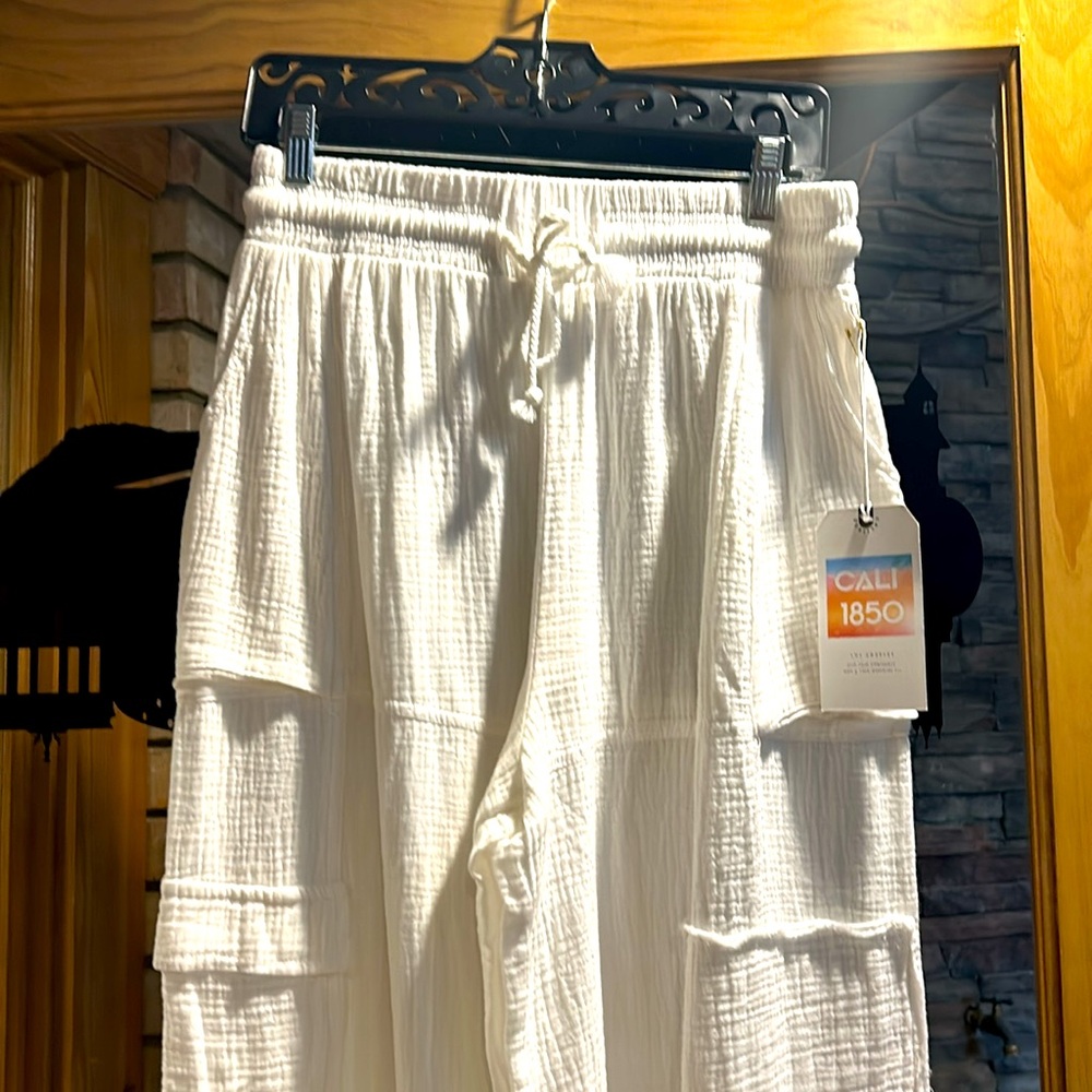 NWT White Gauze Lightweight Pants Size Mefium - Picture 2 of 5